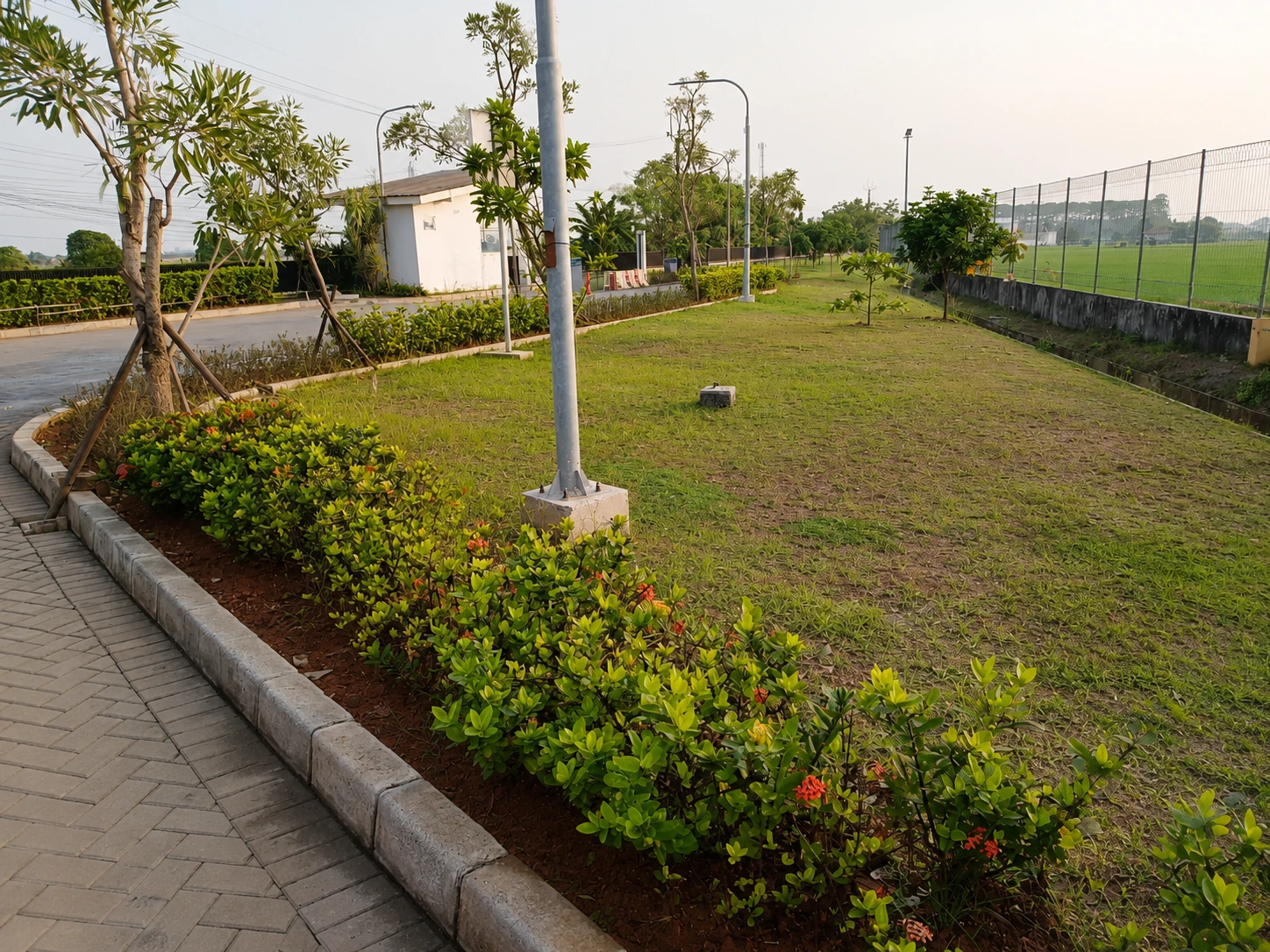 Perawatan Taman - Slide 3
